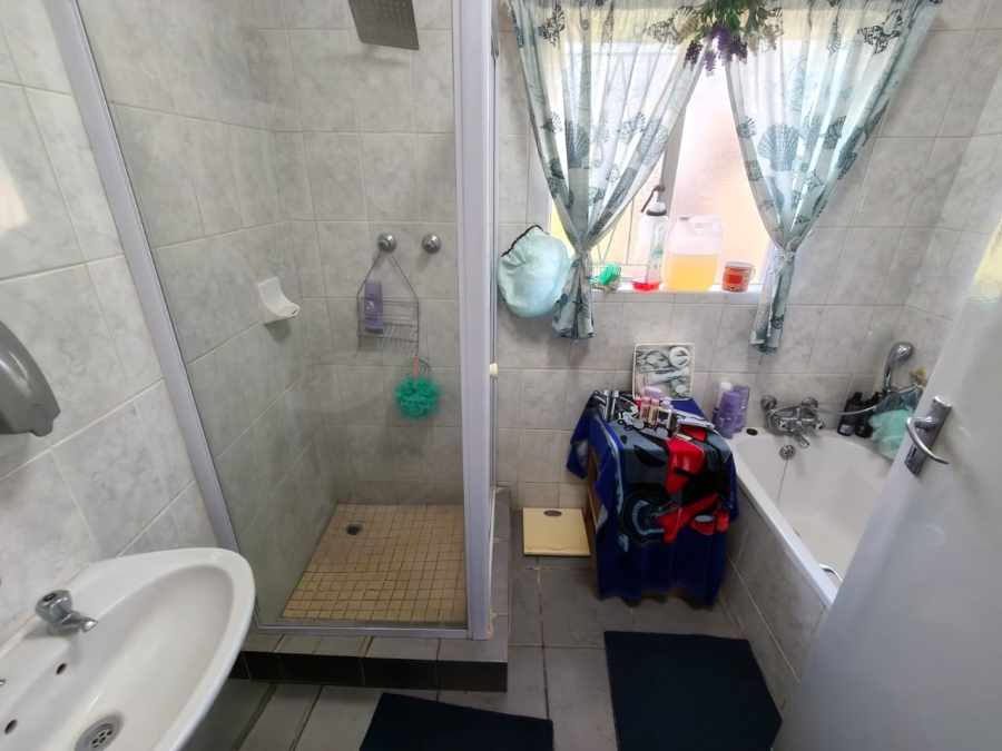 3 Bedroom Property for Sale in Protea Park North West